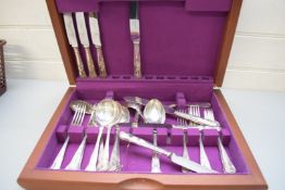 CANTEEN CONTAINING SILVER PLATED KINGS PATTERN CUTLERY
