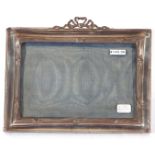 George V rectangular silver mounted photograph frame with easel back and ribbon mount, Birmingham