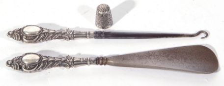 Mixed Lot comprising silver handled and steel bladed button hook and shoe horn together with a small