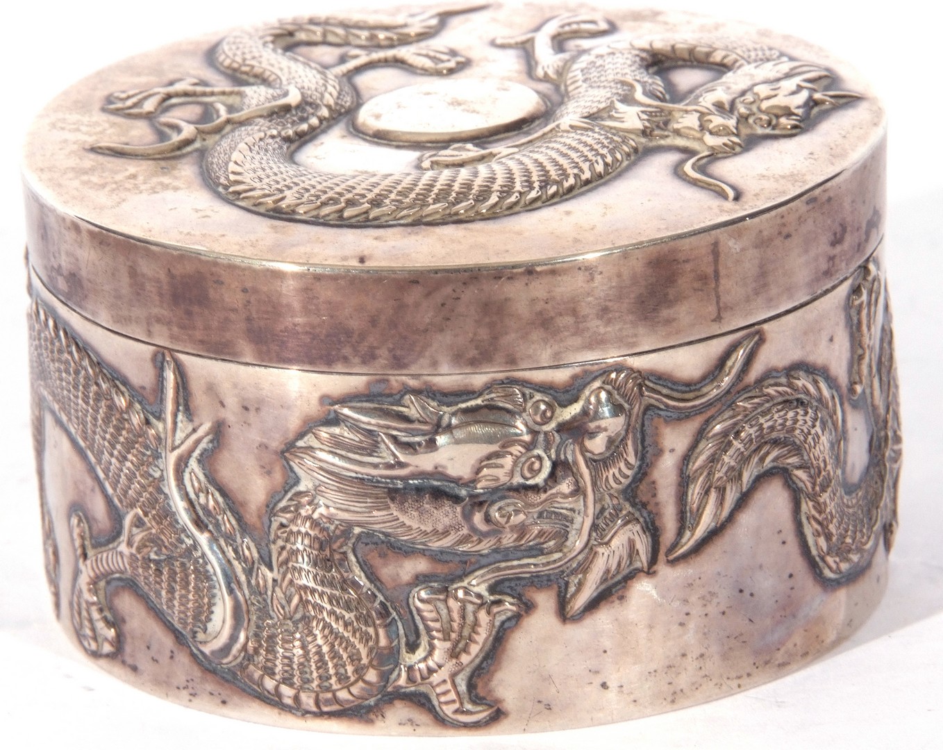 Chinese white metal circular box with pull off lid, circa late 19th/early 20th century, the body and - Image 3 of 5