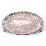 George V silver waiter tray of circular form with reeded shaped border over a plain centre with