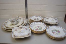 QUANTITY OF TSING PATTERN TABLE WARES TO INCLUDE GRADUATED MEAT PLATES AND VEGETABLE DISHES