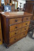 VICTORIAN MAHOGANY CHEST OF TWO SHORT OVER THREE LONG DRAWERS WITH TURNED KNOB HANDLES, 106CM WIDE