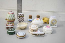 MIXED LOT OF PORCELAIN TRINKET BOXES, MINIATURE AYNSLEY CLOCK, CONDIMENT POTS AND OTHER ITEMS