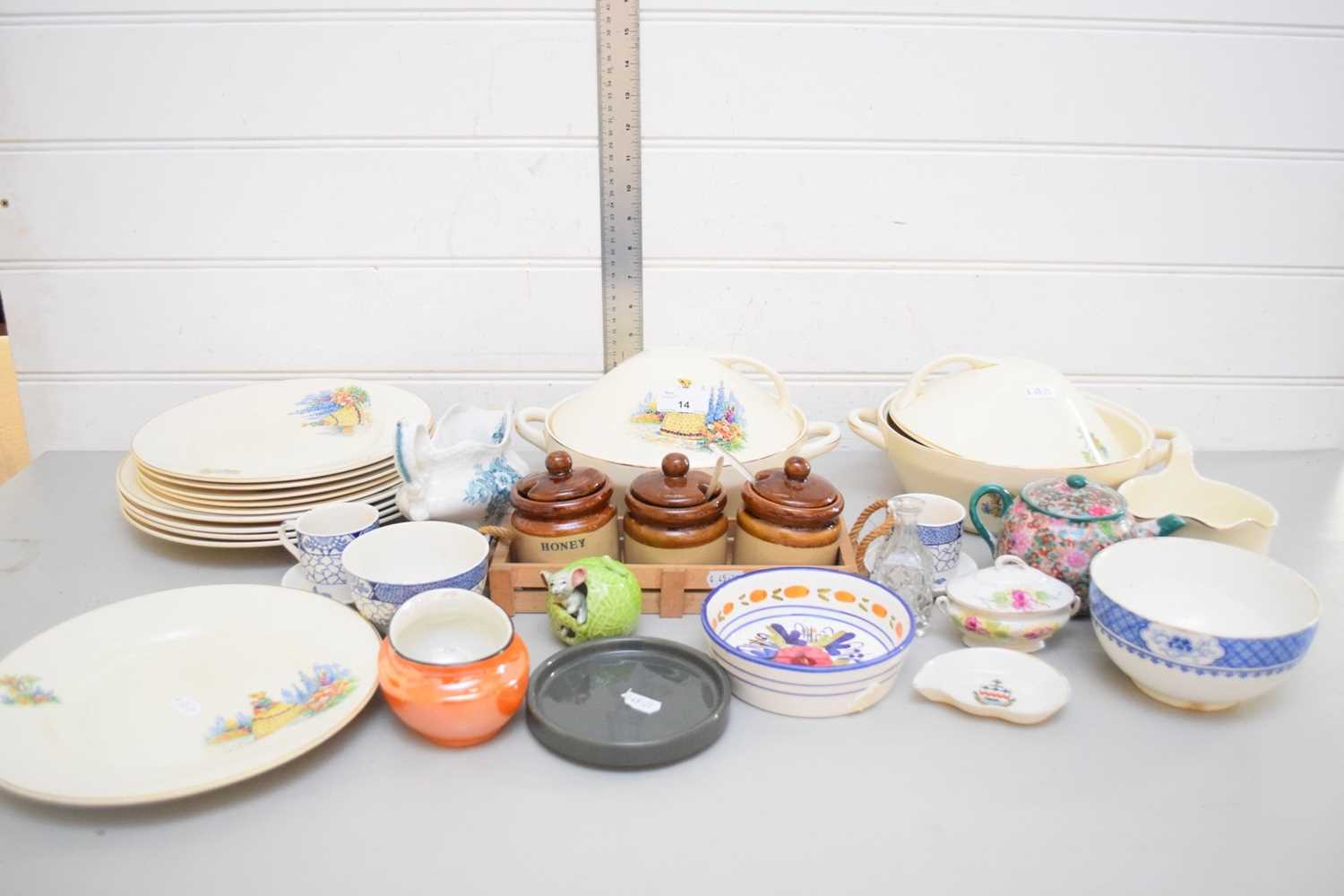 MIXED LOT OF ASSORTED CERAMICS TO INCLUDE RANGE OF DINNER WARES DECORATED WITH A CRINOLINE LADY, - Image 2 of 2