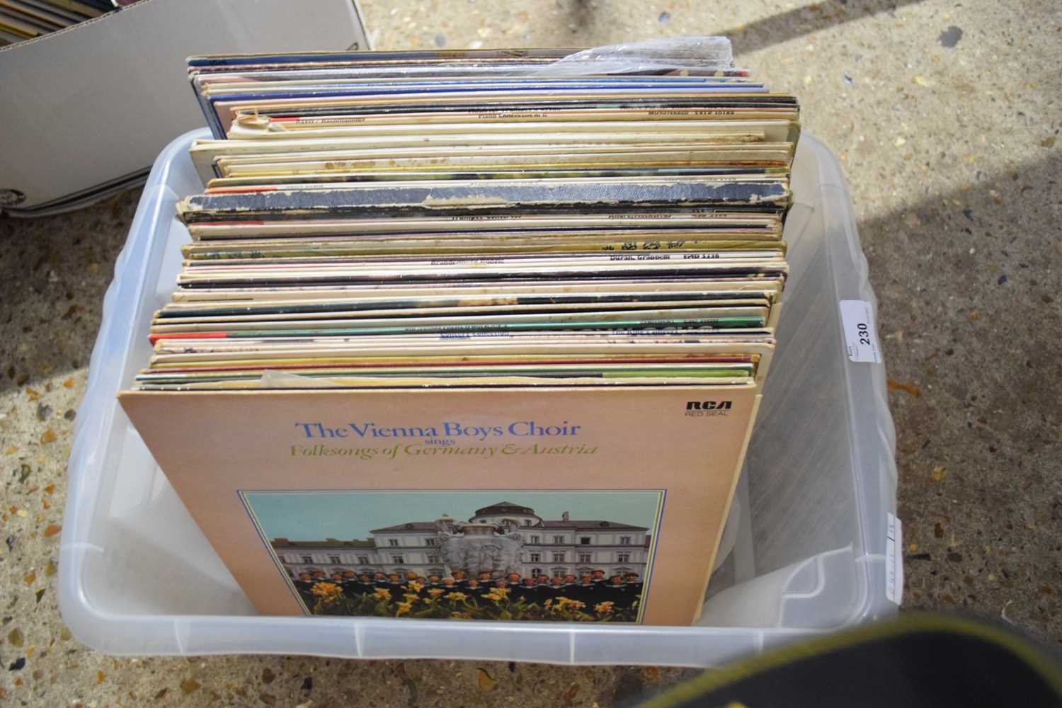 BOX OF ASSORTED CLASSICAL RECORDS