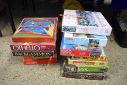 MIXED LOT OF JIGSAWS AND BOARD GAMES