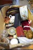 LARGE BOX OF MIXED ITEMS TO INCLUDE CUTLERY, DECORATED PLATES, CERAMICS ETC