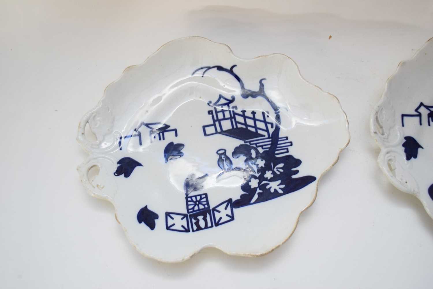 Rare pair of Middlesbrough dishes with a blue and white chinoiserie design - Image 4 of 5