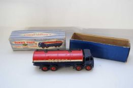 Die-cast Dinky toy Foden 14 ton Regent tanker No 942 with dark blue cab and chassis, in original box