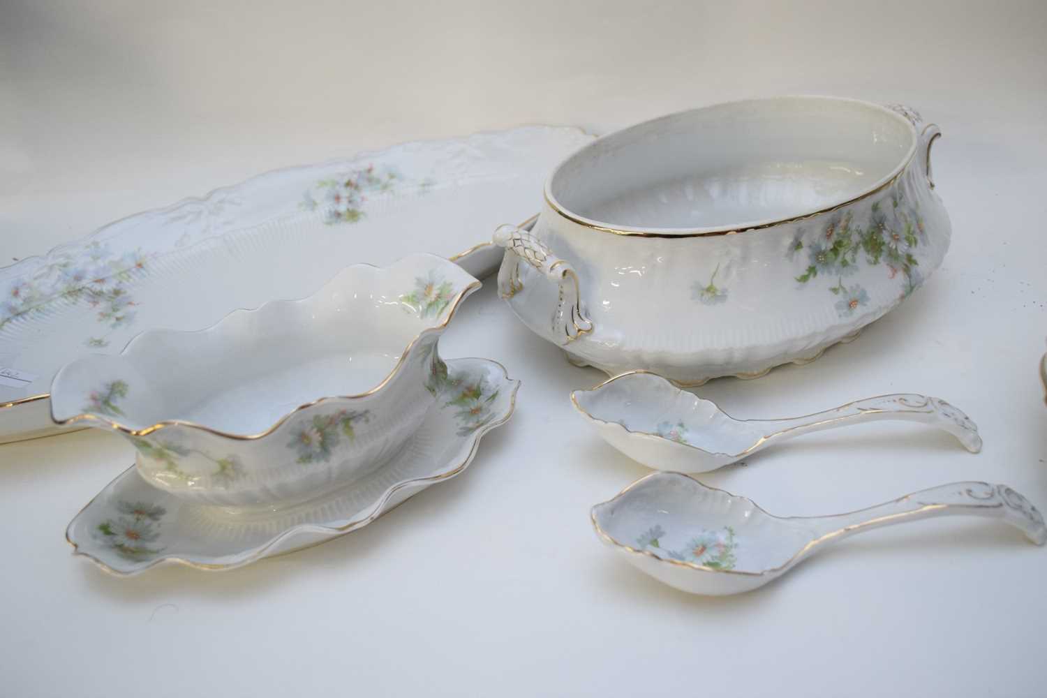 Extensive quantity of Carl Thieme Altwasser dinner wares comprising dinner plates, side plates, - Image 2 of 3