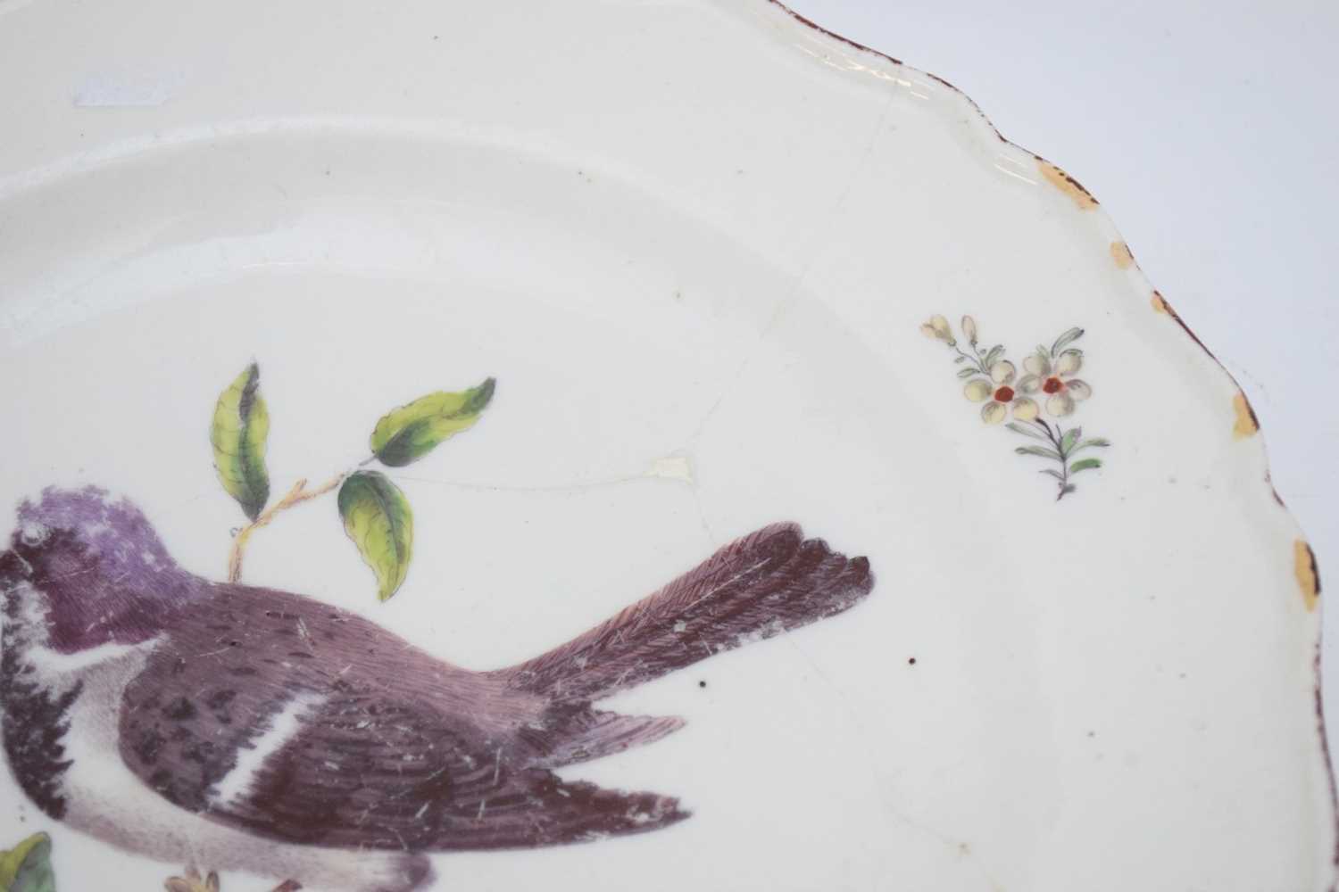 Rare Chelsea red anchor plate decorated with a house sparrow sitting on a branch with cherries - Image 3 of 4