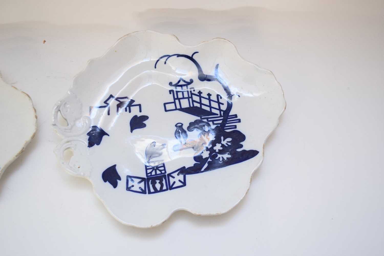 Rare pair of Middlesbrough dishes with a blue and white chinoiserie design - Image 3 of 5