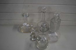 MIXED LOT OF VARIOUS CLEAR GLASS DECANTERS