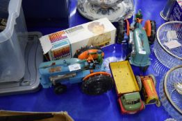 MIXED LOT COMPRISING TIN PLATE TOY TRACTOR, TIN PLATE FLATBED LORRY, TWO VINTAGE BATTERY POWERED
