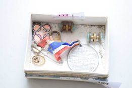 MIXED LOT COMPRISING BASE METAL COMMEMORATIVE MEDAL FOR THE SILVER JUBILEE OF KING GEORGE AND