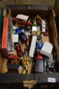 COLLECTION OF TOY VEHICLES TO INCLUDE A RANGE OF LARGE FRANKLIN MINT MODELS