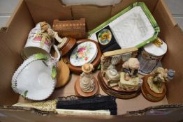 BOX OF MIXED ITEMS TO INCLUDE ROYAL COMMEMORATIVE MUG, VARIOUS SMALL FRAMED POT LIDS, ASSORTED