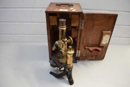 ANTIQUE BRASS AND BLACK LACQUERED METAL MICROSCOPE IN FITTED WOODEN CASE, APPARENTLY UNSIGNED