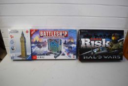 MIXED LOT COMPRISING A 3D PUZZLE, BATTLESHIP COMBAT GAME AND RISK HALO WARS GAME (3)