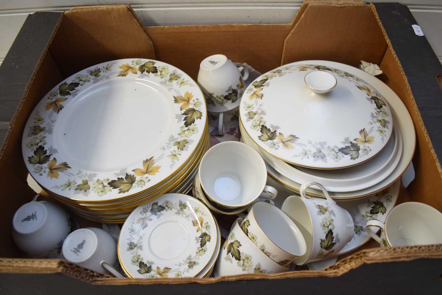 QUANTITY OF ROYAL DOULTON LARCHMONT PATTERN DINNER, TEA AND COFFEE WARES - Image 2 of 2