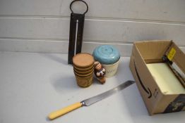 BOX OF MIXED ITEMS TO INCLUDE A THERMOMETER, CASED PASTRY CUTTERS, BREAD KNIFE ETC
