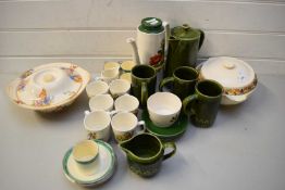 MIXED LOT COMPRISING A CHARTWELL COFFEE SET, HOLKHAM COFFEE POT AND MUGS, PLUS OTHER VEGETABLE