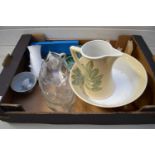 BOX OF MIXED WARES TO INCLUDE A PORTMEIRION SEASONS COLLECTION JUG AND BOWL, A PAIR OF POLISHED