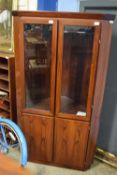 MID-CENTURY RETRO DANISH ROSEWOOD CORNER CABINET MADE BY SKOVBY, WITH GLAZED TOP SECTION AND