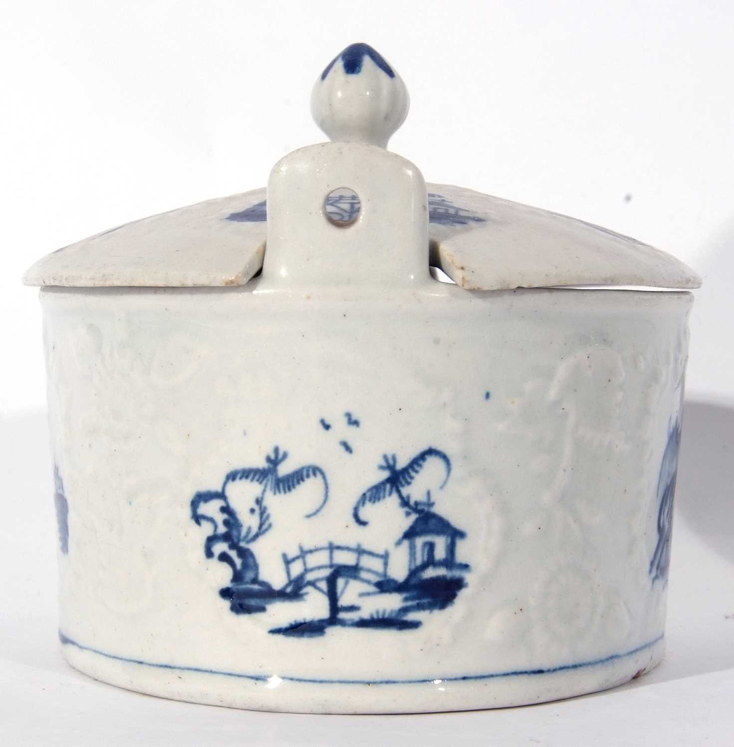 Lowestoft porcelain butter tub, cover and stand circa 1765, the tub moulded with flowers enclosing - Image 6 of 14