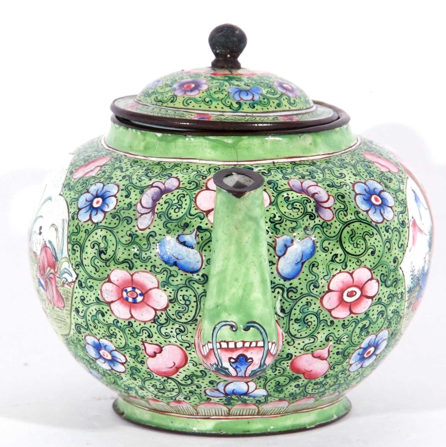 Small Canton enamel tea pot, the green ground decorated in enamel with flowers with a scene of - Image 4 of 6