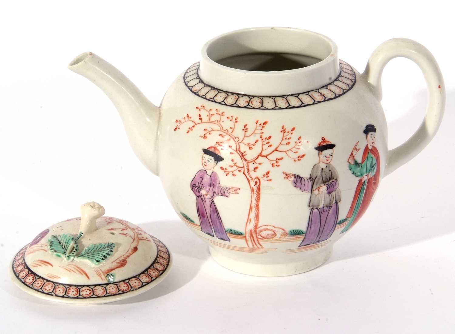 Lowestoft porcelain tea pot, circa 1780, with a polychrome design of Chinese figures by a tree, - Image 4 of 8