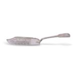 William IV silver fish slice in Fiddle pattern with foliate pierced curved blade, 31cm long,