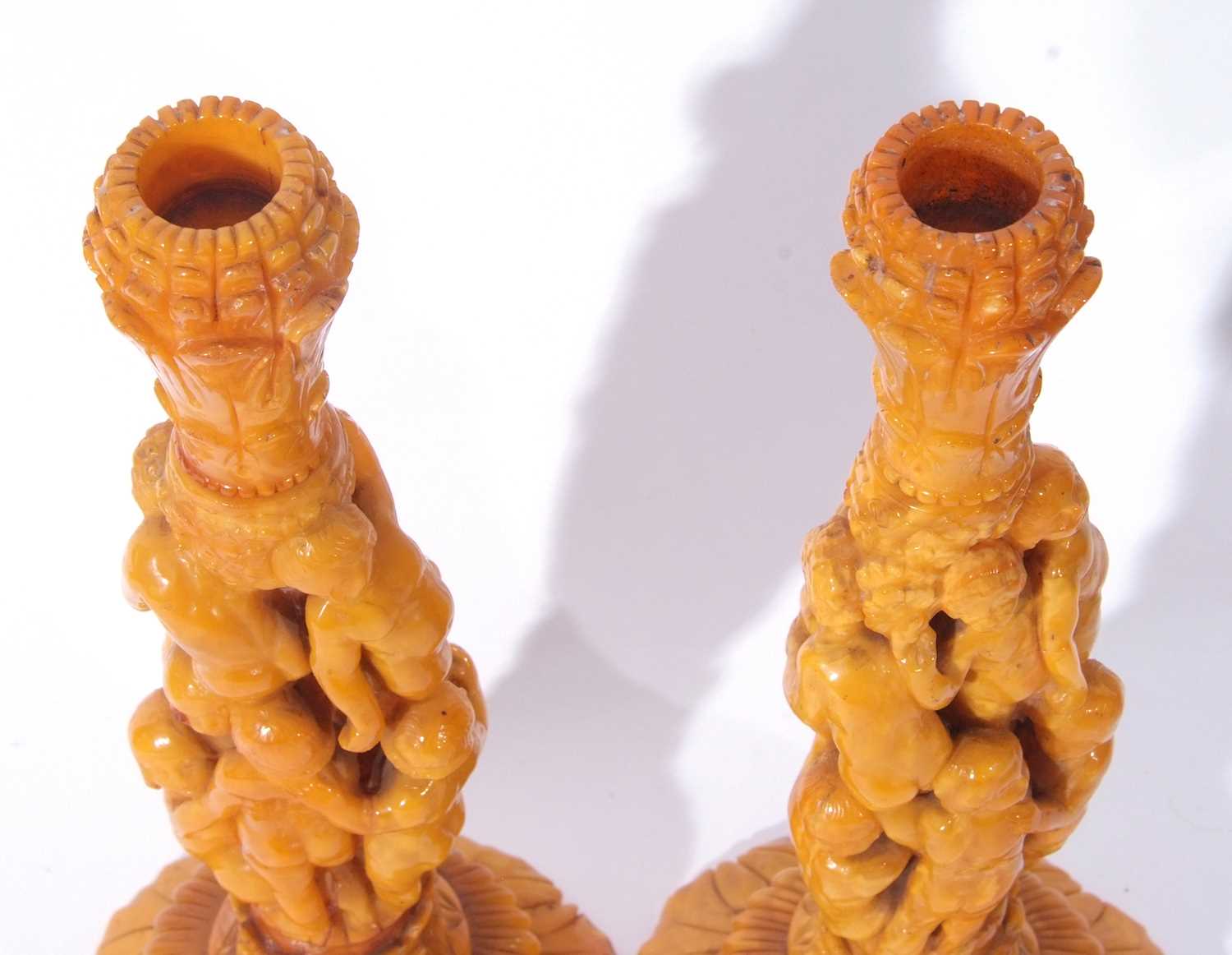 Pair of mid 19th century natural Baltic amber candlesticks (possibly German), having Corinthian - Image 11 of 16