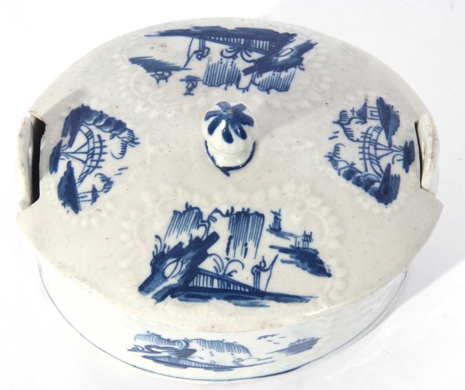 Lowestoft porcelain butter tub, cover and stand circa 1765, the tub moulded with flowers enclosing - Image 11 of 14