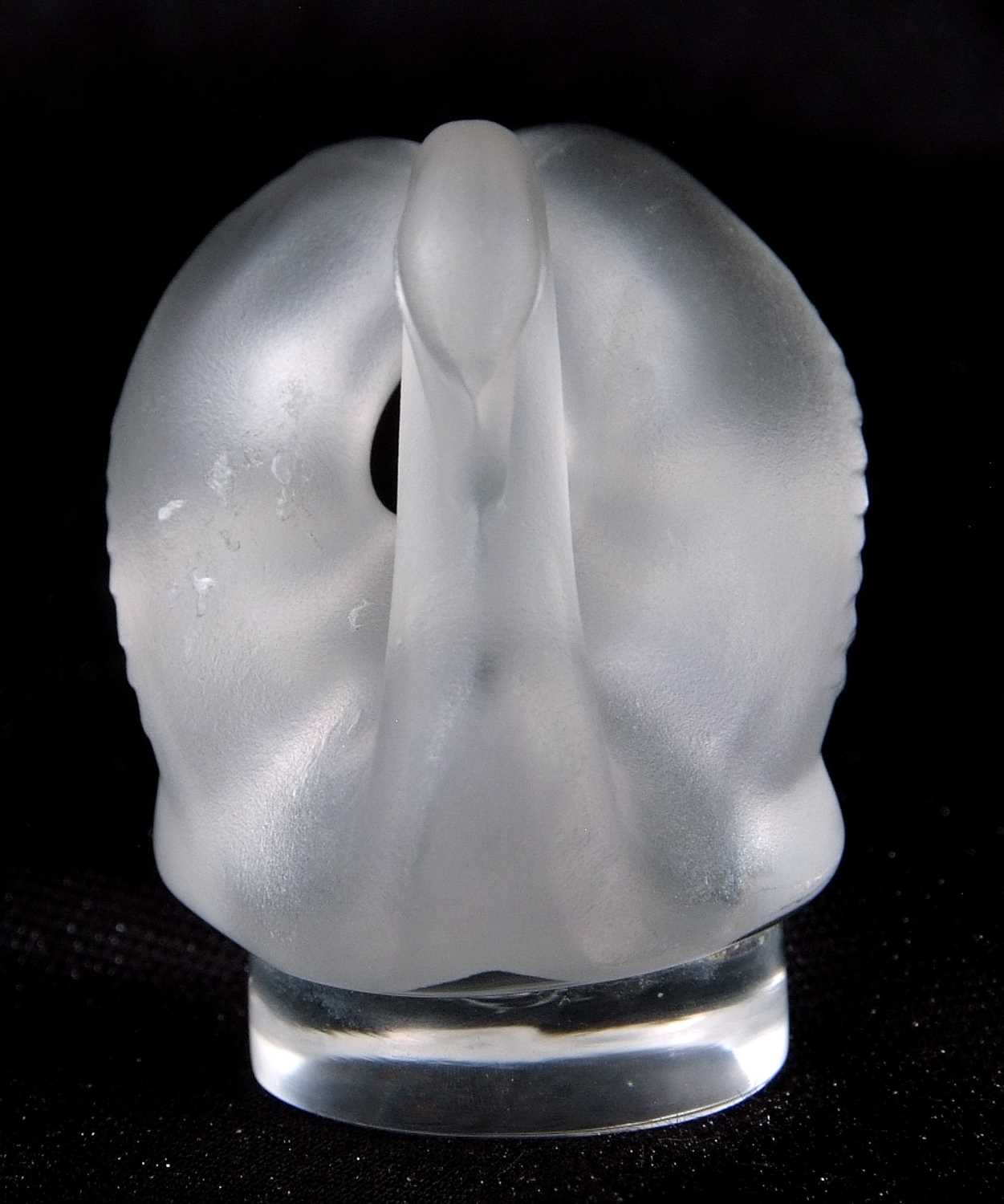 Lalique small model of a swan on circular base - Image 4 of 4