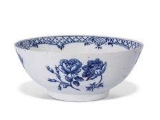 Large Lowestoft bowl with a painted design of flower heads, the interior with elaborate hatched