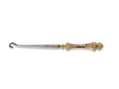 Rare hallmarked 9ct gold handled and steel button hook, 12cm long, the handle hallmarked