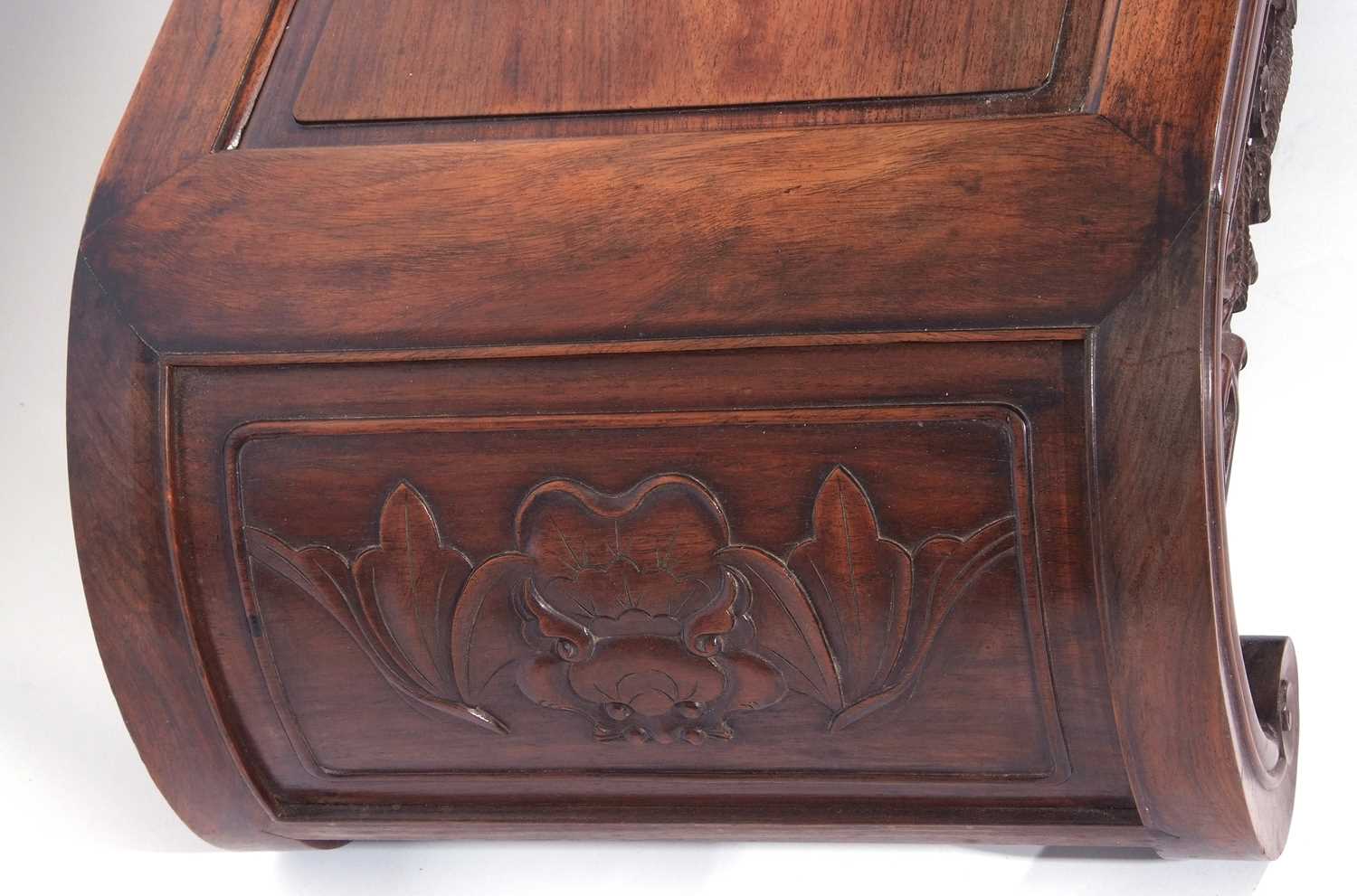 Chinese hardwood low table with swept incurving ends decorated with carved and fretwork detail, 33 x - Image 5 of 5