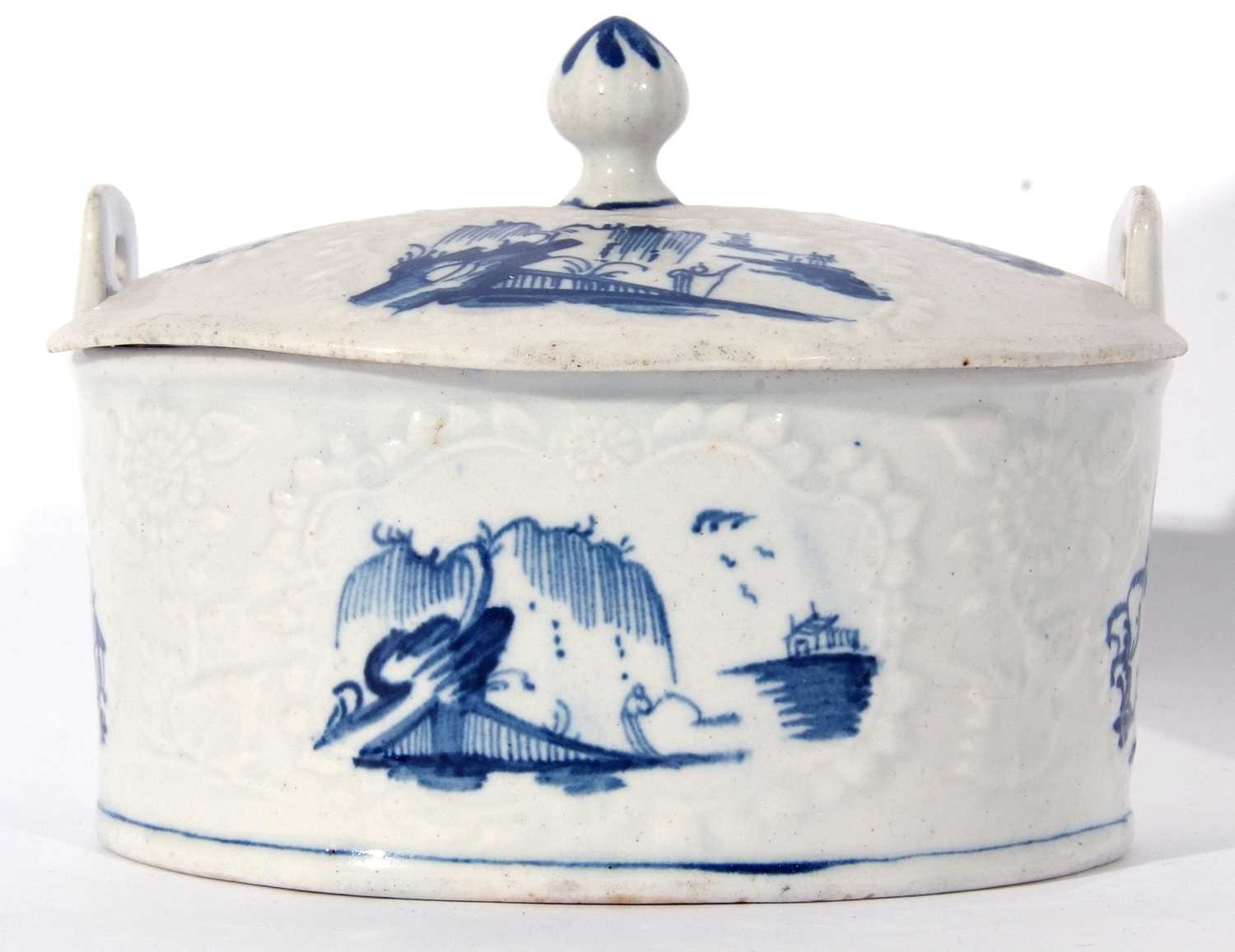 Lowestoft porcelain butter tub, cover and stand circa 1765, the tub moulded with flowers enclosing - Image 5 of 14