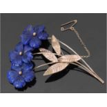 9ct gold lapis lazuli floral spray brooch, a design featuring three lapis flower heads, each with