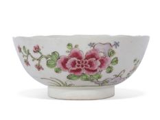 Early Bow bowl of lobed shape with typical polychrome decoration in famille rose style including a