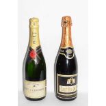 1 bt NV Moet Brut Imperial Champagne; t/w 1 bt NV Castillo de Oro Sparkling (2)Condition report: 1