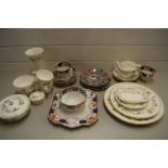 MIXED LOT OF CERAMICS TO INCLUDE A RANGE OF WEDGWOOD MIRABELLE DECORATED PLATES, VASES, TEA WARES