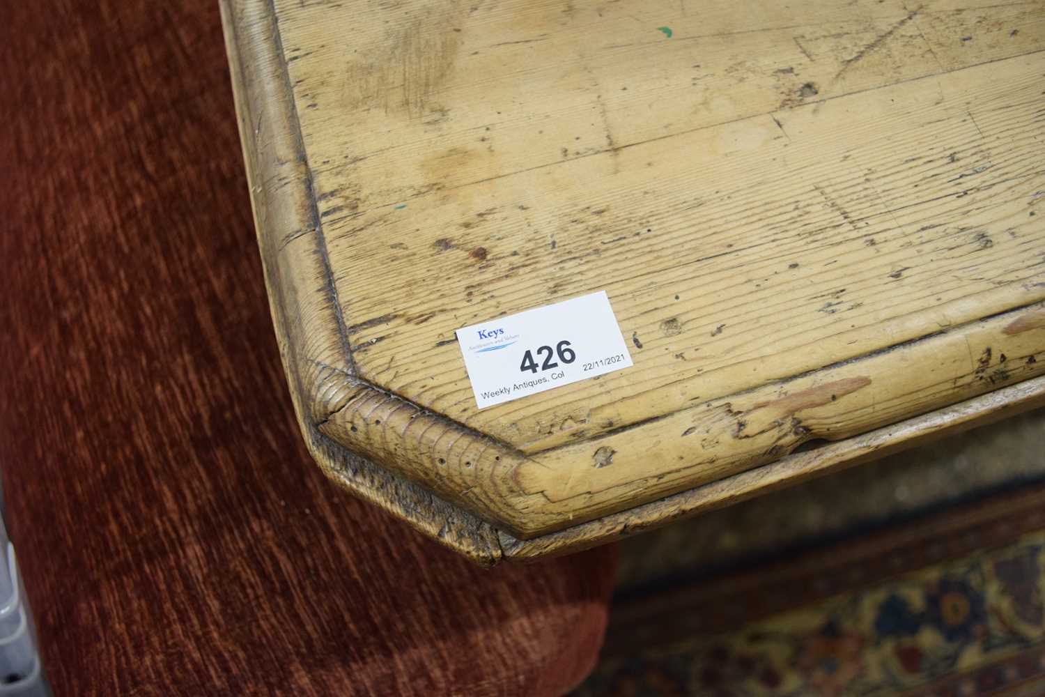 VICTORIAN PINE DINING TABLE ON FLUTED LEGS, 103CM WIDE - Image 2 of 2