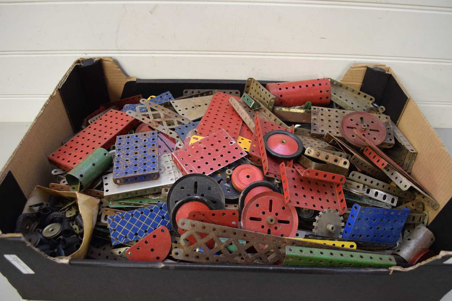 LARGE BOX OF MECCANO