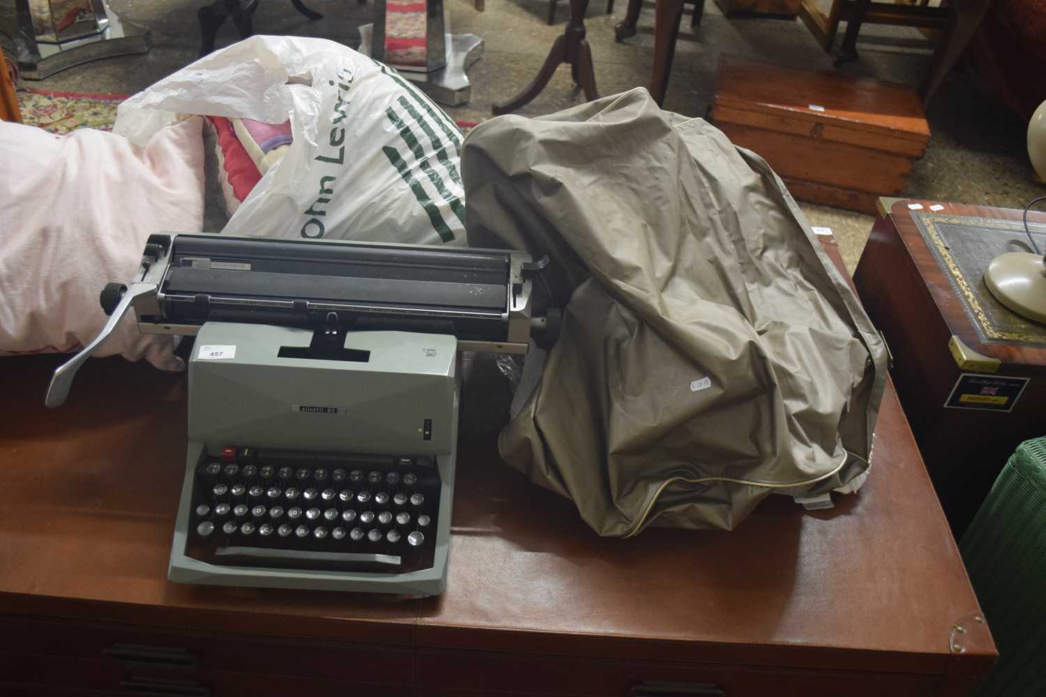 VINTAGE OLIVETTI 82 TYPEWRITER