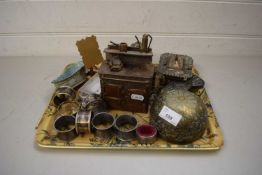 TRAY OF MIXED ITEMS TO INCLUDE A MINIATURE COPPER AND IRON COOKING RANGE, VARIOUS CRUET ITEMS,
