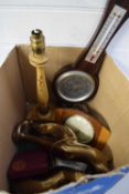 BOX OF MIXED ITEMS TO INCLUDE TABLE LAMP, SMALL ANEROID BAROMETER, MANTEL CLOCK, MODEL CAT ETC