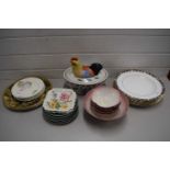 MIXED LOT OF CERAMICS TO INCLUDE SIX ROYAL CROWN DERBY KEDLESTON DINNER PLATES, VARIOUS BRANKSOME